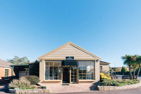 Country Club Villas - QLD Tourism 1