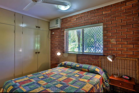 Bayside Holiday Apartments - Queensland Tourism 1
