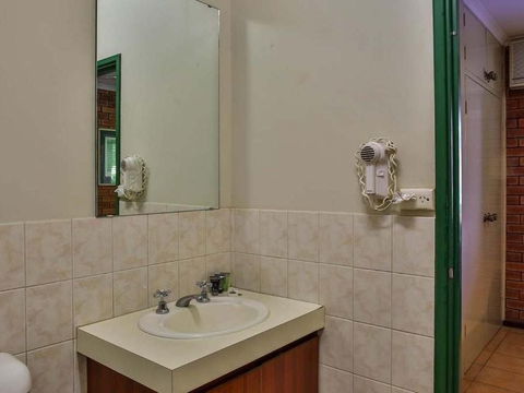 Bayside Holiday Apartments - Queensland Tourism 2