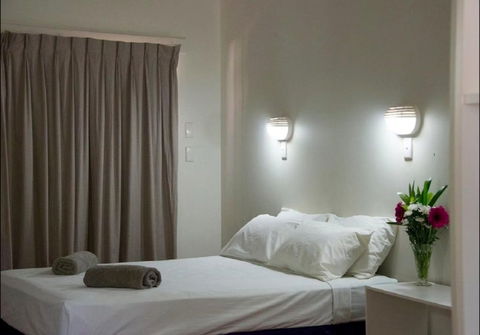 Roebuck Bay Hotel - Queensland Tourism 1