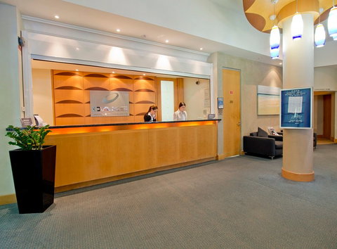 Oaks Waterfront Resort - QLD Tourism 1