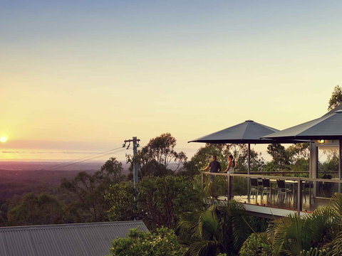 Mercure Clear Mountain Lodge - QLD Tourism 1