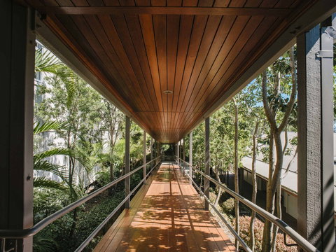 Mercure Clear Mountain Lodge - QLD Tourism 2