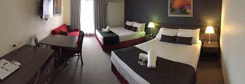 Country Comfort Hunts Liverpool - Queensland Tourism 2