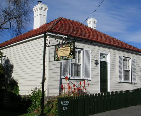 Alice's Cottages - Queensland Tourism 0
