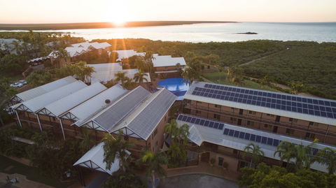 Moonlight Bay Suites - Queensland Tourism 1