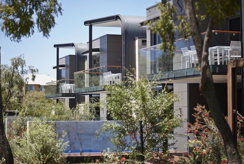 Aqua Resort - Queensland Tourism 0