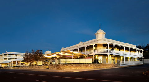 Tradewinds Hotel - Queensland Tourism 0