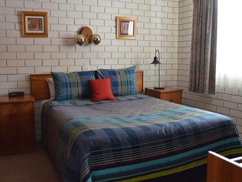 Kingswood Motel - QLD Tourism 0