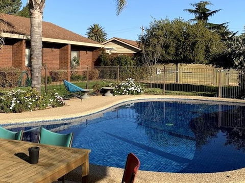 Kingswood Motel - QLD Tourism 1