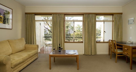 University House - ANU - QLD Tourism 4