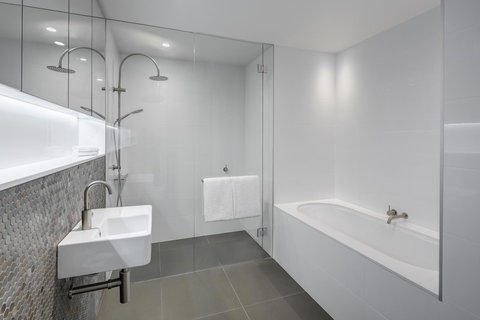 Vibe Hotel Canberra - Queensland Tourism 32