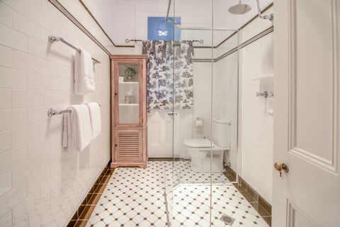 De Russie Boutique Hotel - QLD Tourism 3
