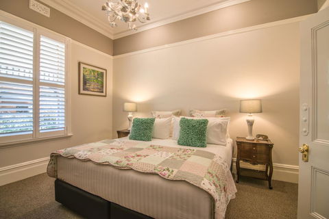 De Russie Boutique Hotel - QLD Tourism 4
