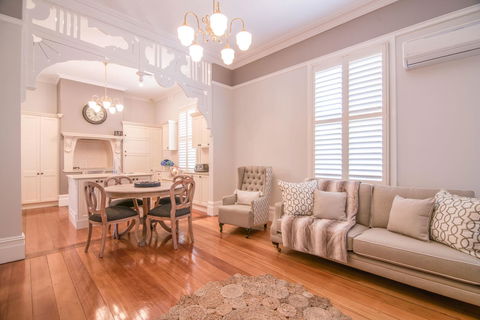 De Russie Boutique Hotel - QLD Tourism 32