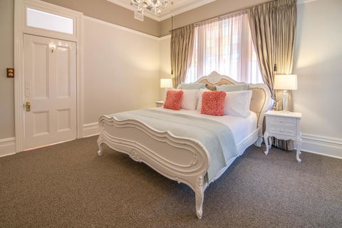 De Russie Boutique Hotel - QLD Tourism 36