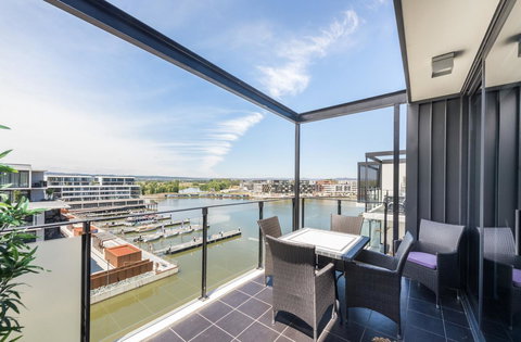 Dockside 4 Kingston ACT - Queensland Tourism 1