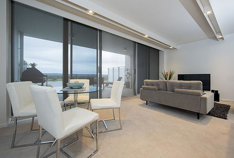 Dockside 4 Kingston ACT - Queensland Tourism 20