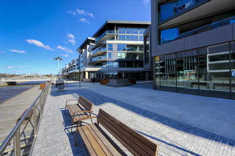 Dockside 4 Kingston ACT - Queensland Tourism 18