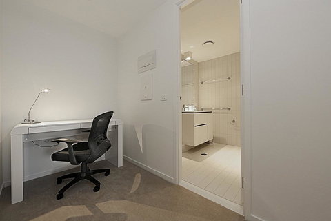 Dockside 4 Kingston ACT - Queensland Tourism 40