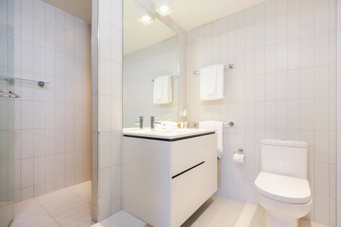 Dockside 4 Kingston ACT - Queensland Tourism 14