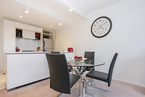 Dockside 4 Kingston ACT - Queensland Tourism 12