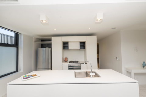 Dockside 4 Kingston ACT - Queensland Tourism 5