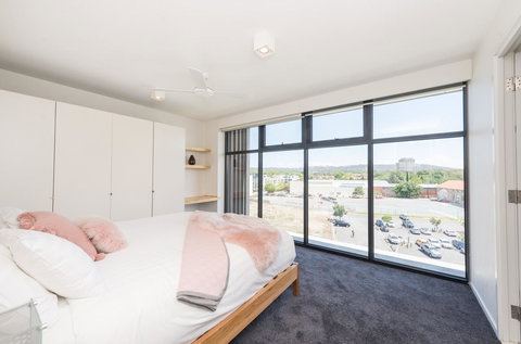 Dockside 4 Kingston ACT - Queensland Tourism 2