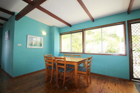 Bally High, 20 Dulconghi Street - QLD Tourism 12