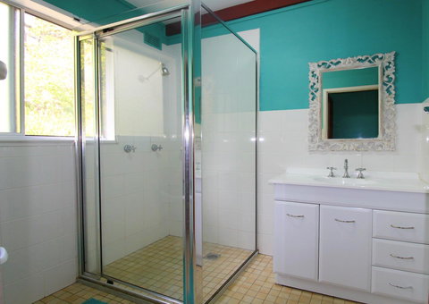 Bally High, 20 Dulconghi Street - QLD Tourism 4