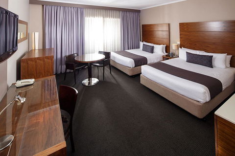 Quality Hotel Dickson - QLD Tourism 0