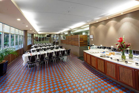 Quality Hotel Dickson - QLD Tourism 8