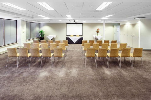 Quality Hotel Dickson - QLD Tourism 25