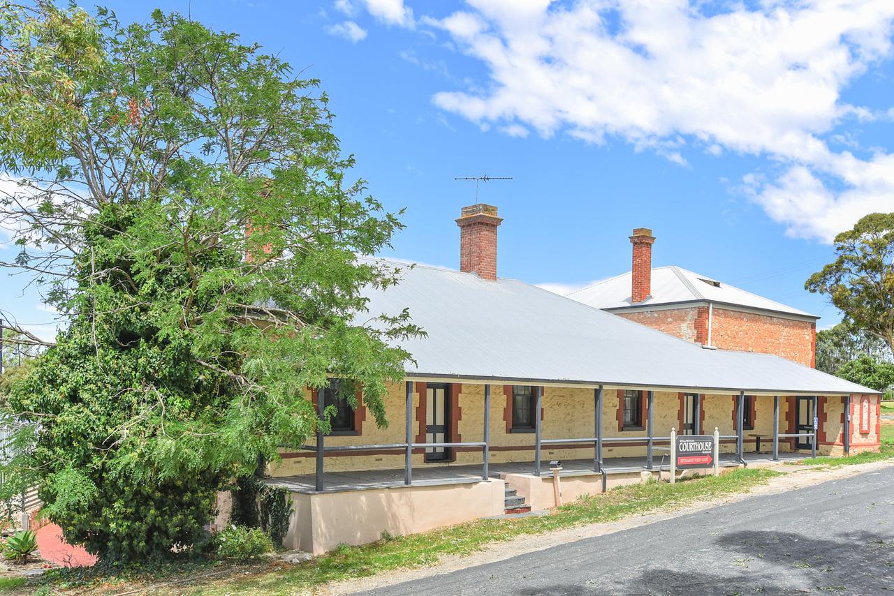 Apamurra SA Queensland Tourism