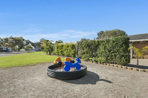 Port Broughton Tourist Park - QLD Tourism 6