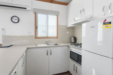 Port Broughton Tourist Park - QLD Tourism 18