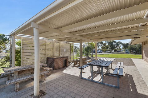 Port Broughton Tourist Park - QLD Tourism 5