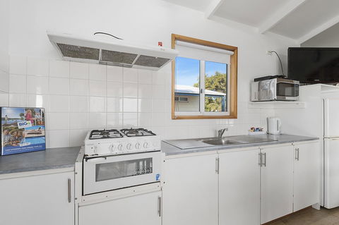 Port Broughton Tourist Park - QLD Tourism 34