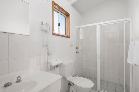 Port Broughton Tourist Park - QLD Tourism 36