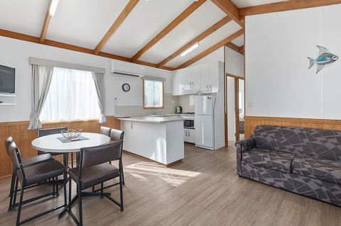 Port Broughton Tourist Park - QLD Tourism 17