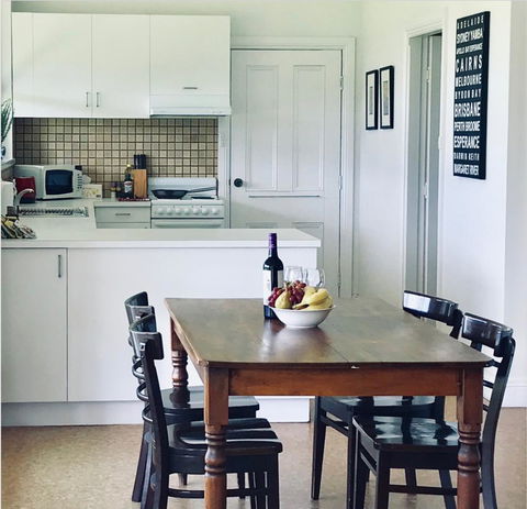 The Lake House Retreat - QLD Tourism 8