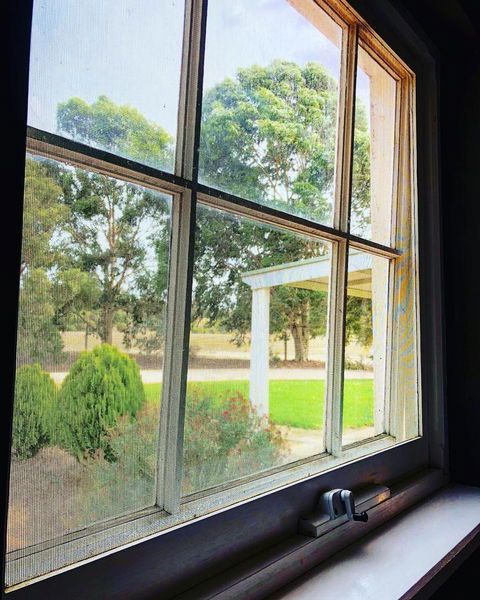The Lake House Retreat - QLD Tourism 18