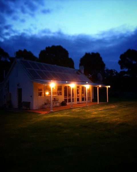 The Lake House Retreat - QLD Tourism 23