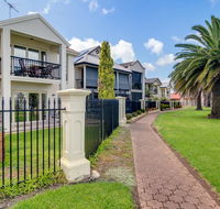 Port Adelaide Harbourside House - QLD Tourism