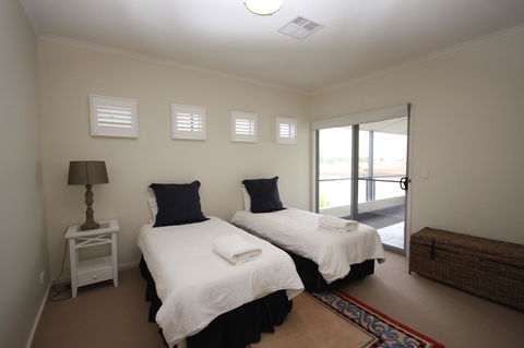 Wallaroo Marina Apartments - QLD Tourism 42