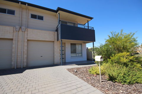 Wallaroo Marina Apartments - QLD Tourism 32