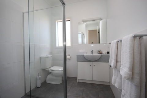 Wallaroo Marina Apartments - QLD Tourism 29