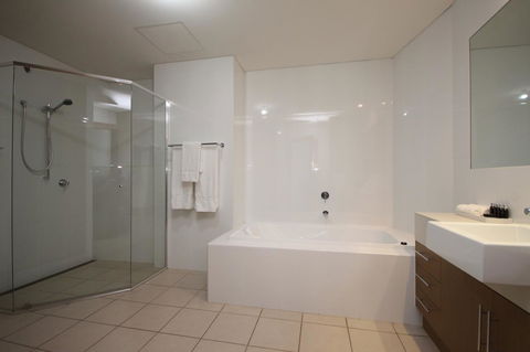 Wallaroo Marina Apartments - QLD Tourism 10