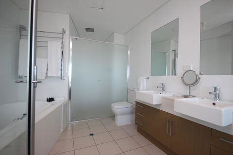 Wallaroo Marina Apartments - QLD Tourism 13