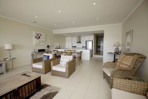 Wallaroo Marina Apartments - QLD Tourism 5